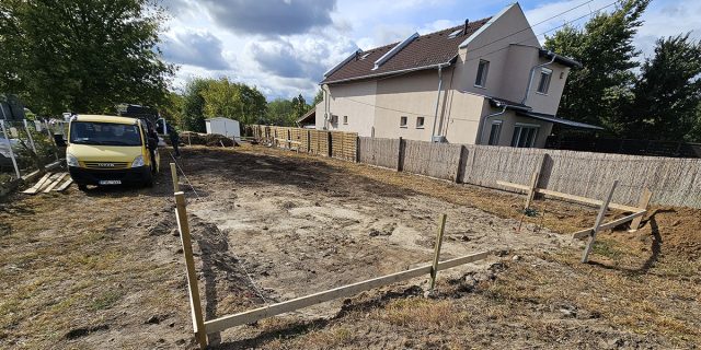 Házalap kimérése, földmérés, földmérő, Geo-Déta Kft.